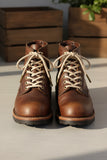 oatmeal colour shoelcaes and Boot laces